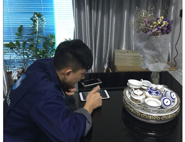 工程師遠程教客戶處理問題