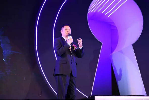 鐘登根副總經(jīng)理發(fā)表主題演講： 破繭成蝶，創(chuàng)啟新生-科頤辦公分享